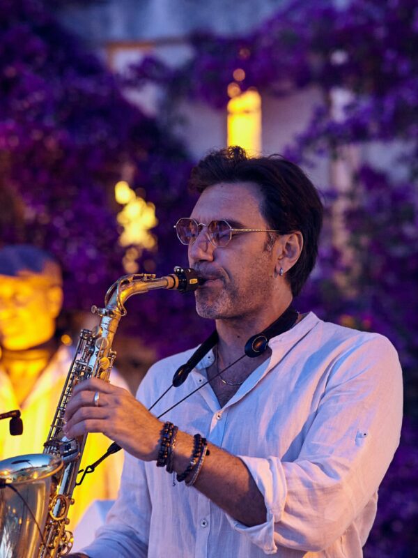 Alox sax international performer saxofonista milano